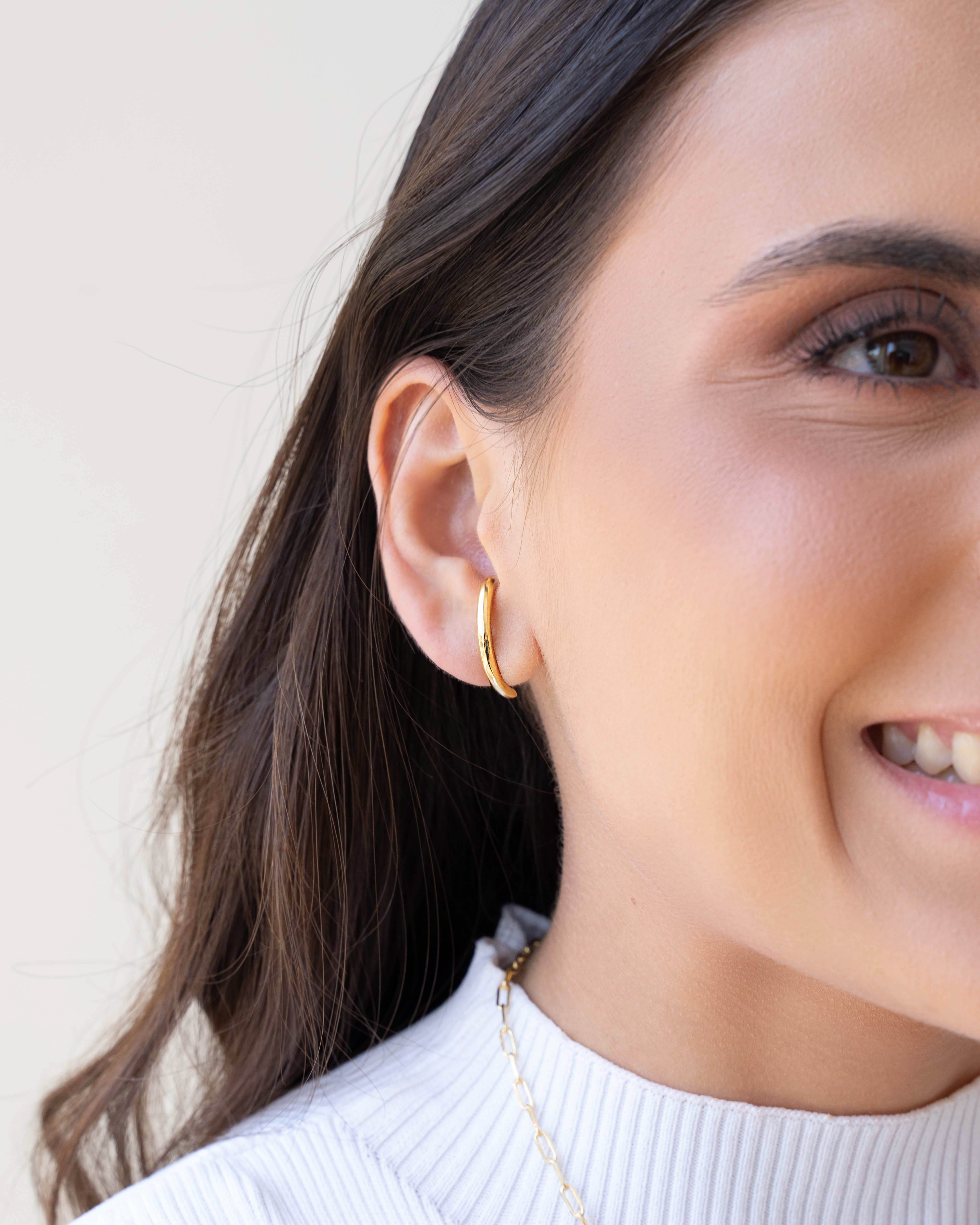 Ear Hook Liso | Dourado | Ródio Branco