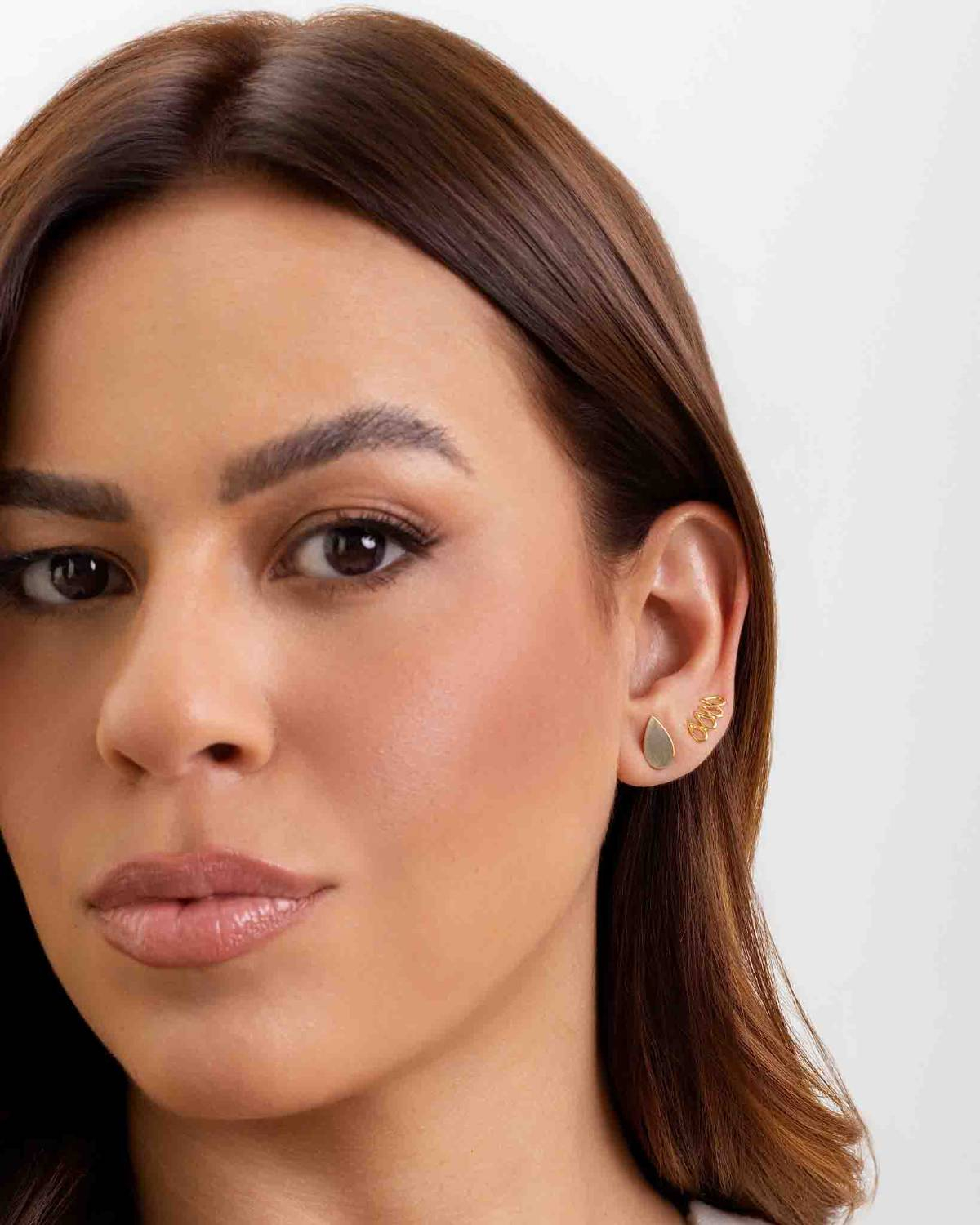 Brinco Gota Flat Lisa | Dourado